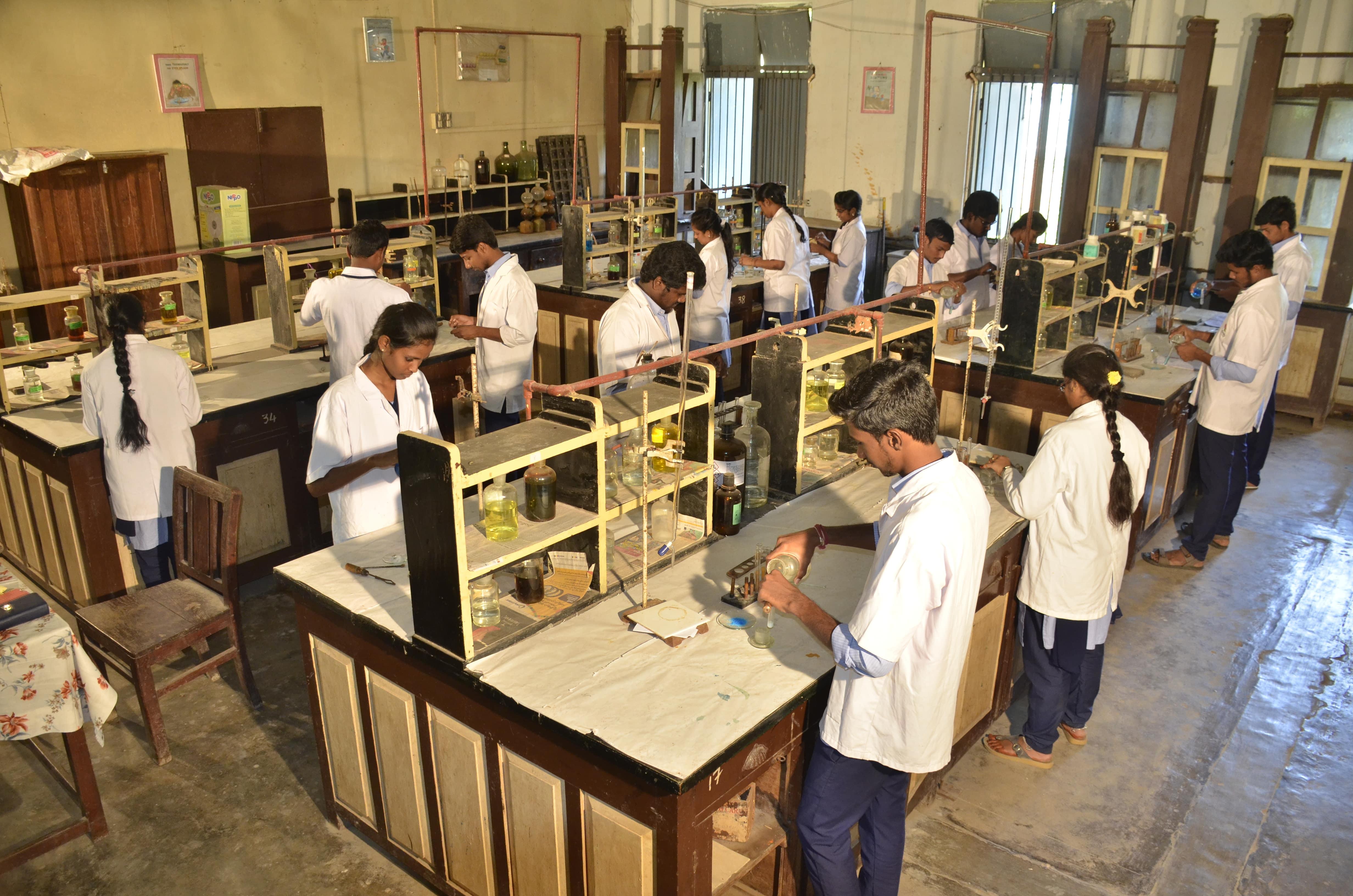 Government College (Autonomous) Rajahmundhry Laboratories photo 7